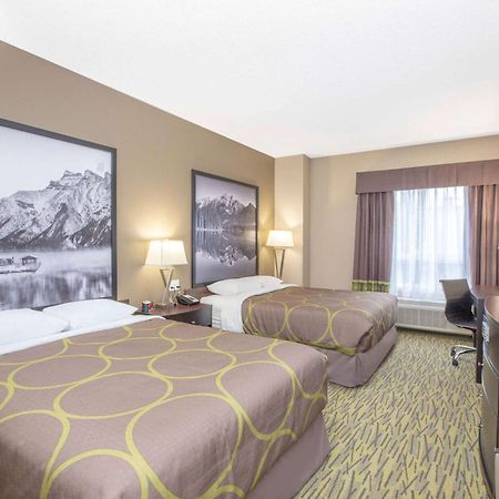 Super 8 By Wyndham Canmore Bagian luar foto