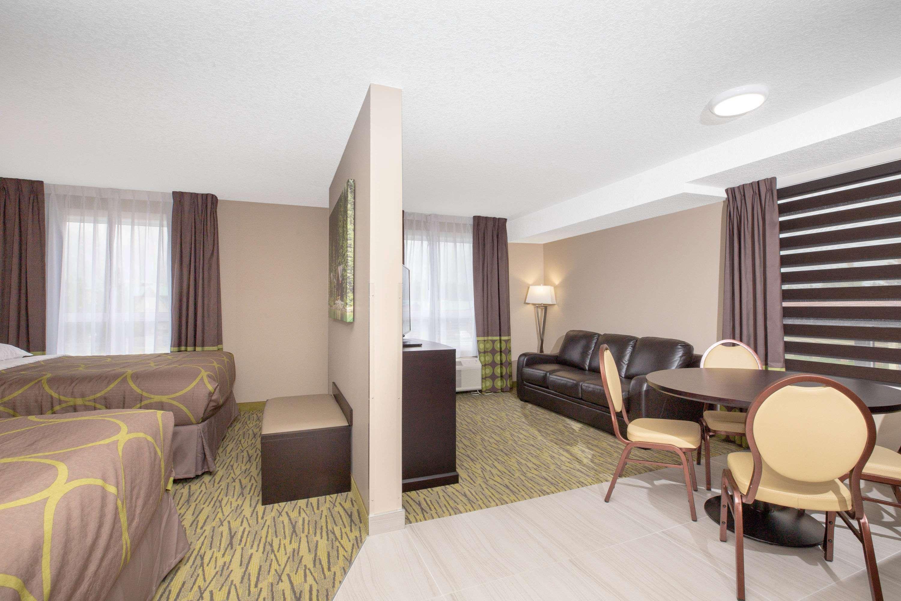 Super 8 By Wyndham Canmore Bagian luar foto